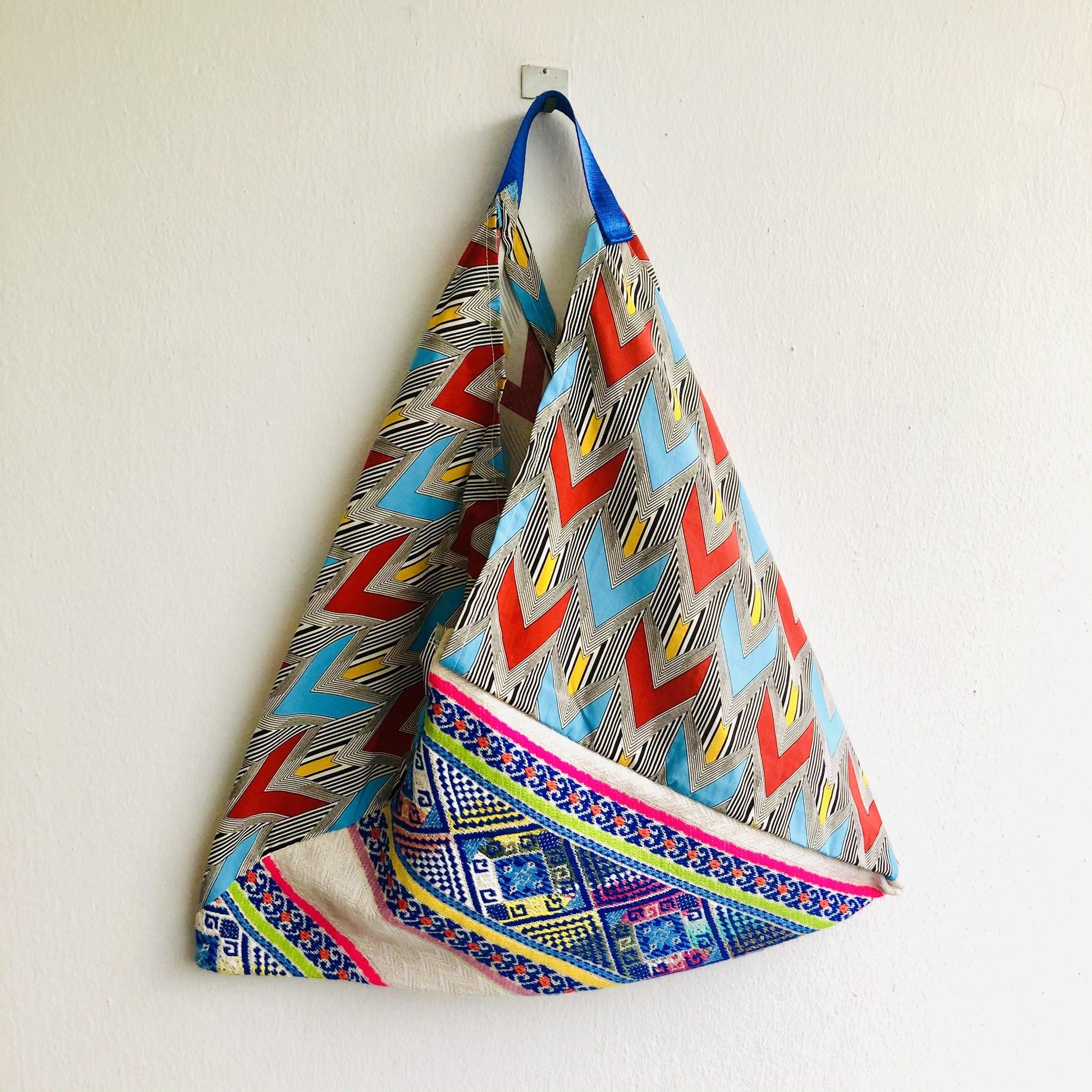 Origami bento bag , triangle tote shoulder bag , ecofriendly bag | Travelling to Acapulco - Jiakuma