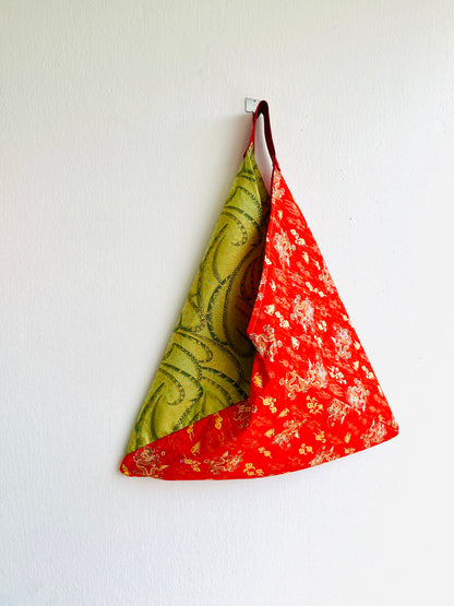 Bento bag | Red dragons flying over green fields with golden sparkles - Jiakuma