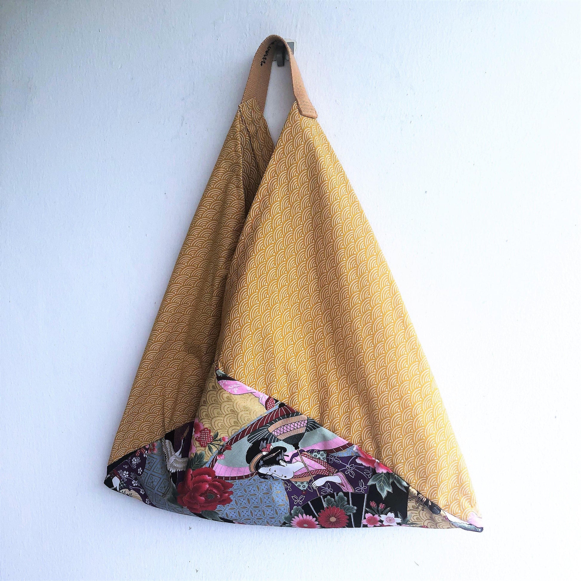 Origami shoulder bento bag, Japanese inspired beautiful golf fabric | Golden geisha - Jiakuma