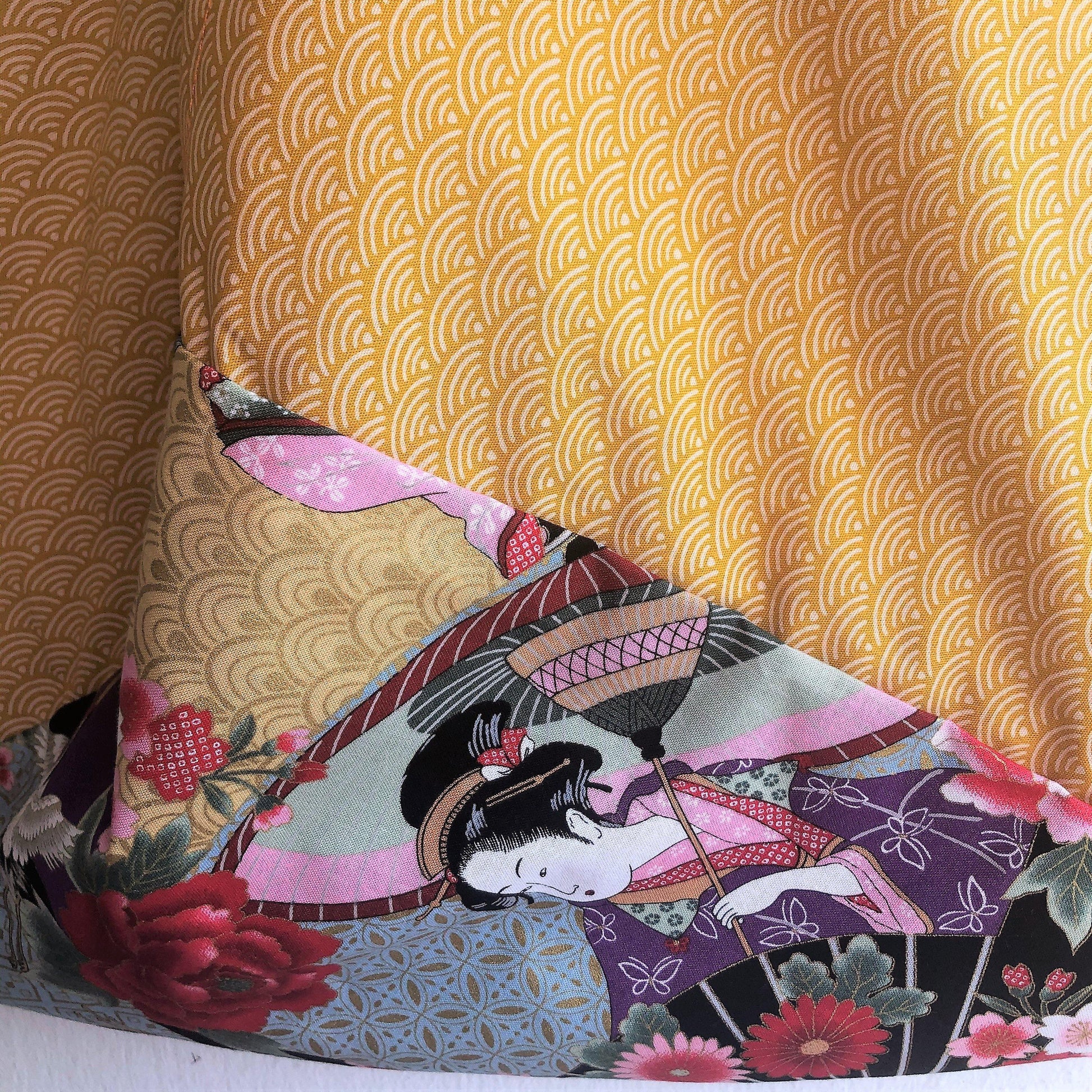 Origami shoulder bento bag, Japanese inspired beautiful golf fabric | Golden geisha - Jiakuma