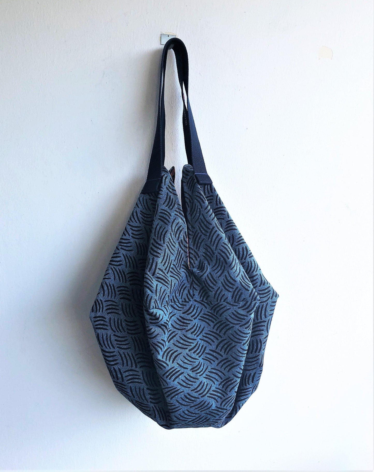 Origami shoulder sac bag, handmade reversible shopping eco bag | Essex Robert Kaufman - Jiakuma