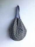 Shoulder sac origami bag, ooak eco friendly reversible tote bag | Black & White waves - Jiakuma