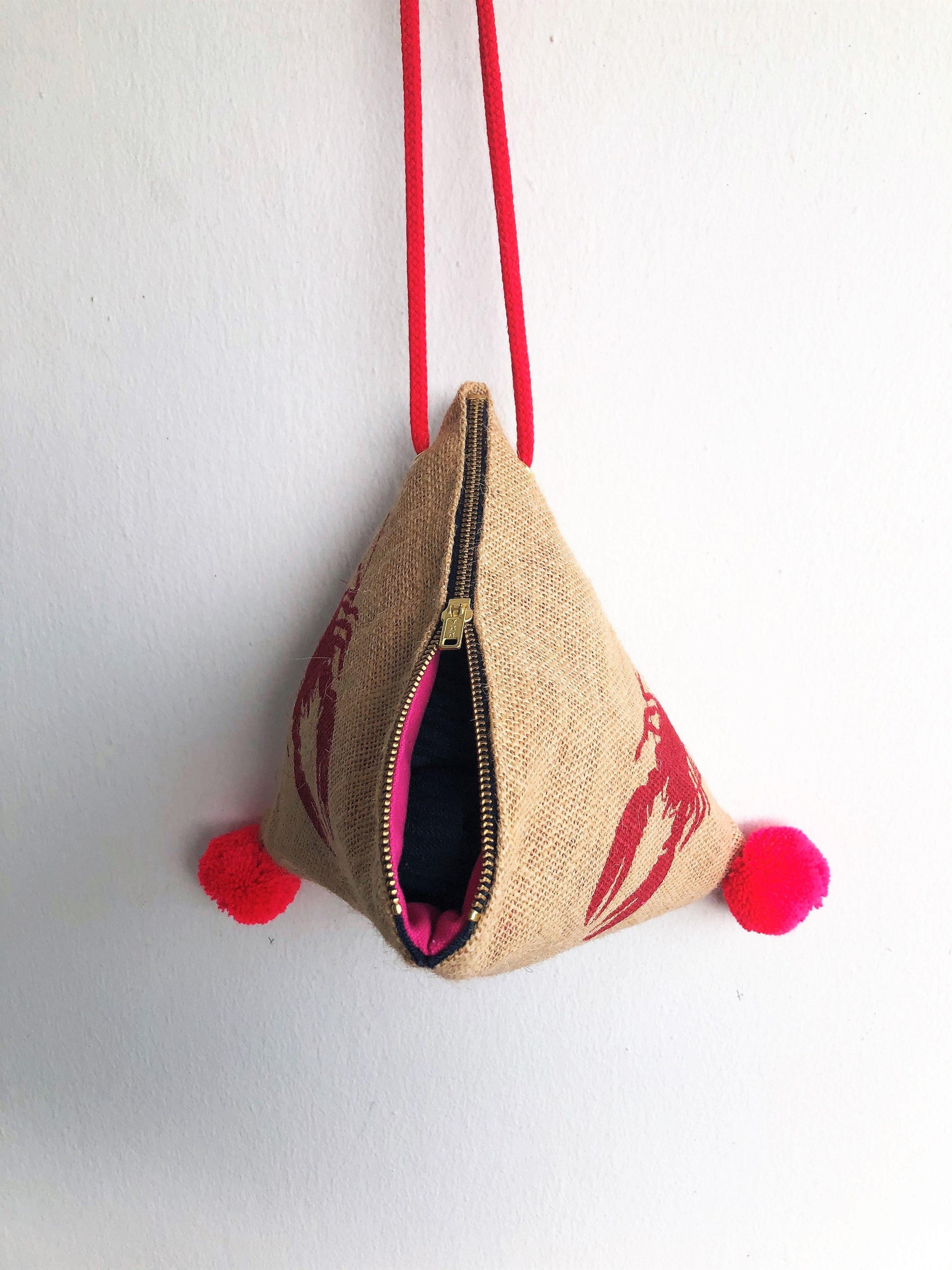 Small triangle yute bag , eco friendly original origami shoulder bag , boho style | Langosta - Jiakuma