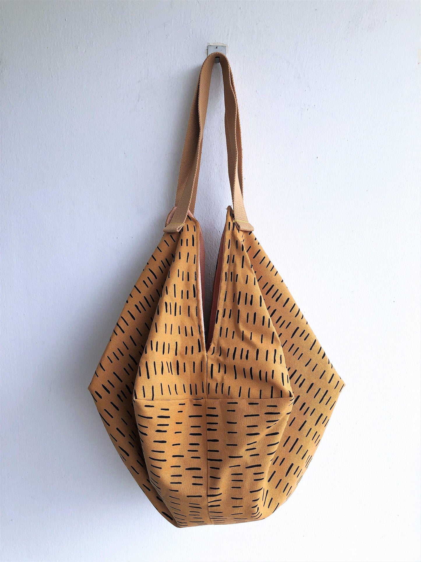 Geometric shoulder origami bag | Tiger - jiakuma.myshopify.com