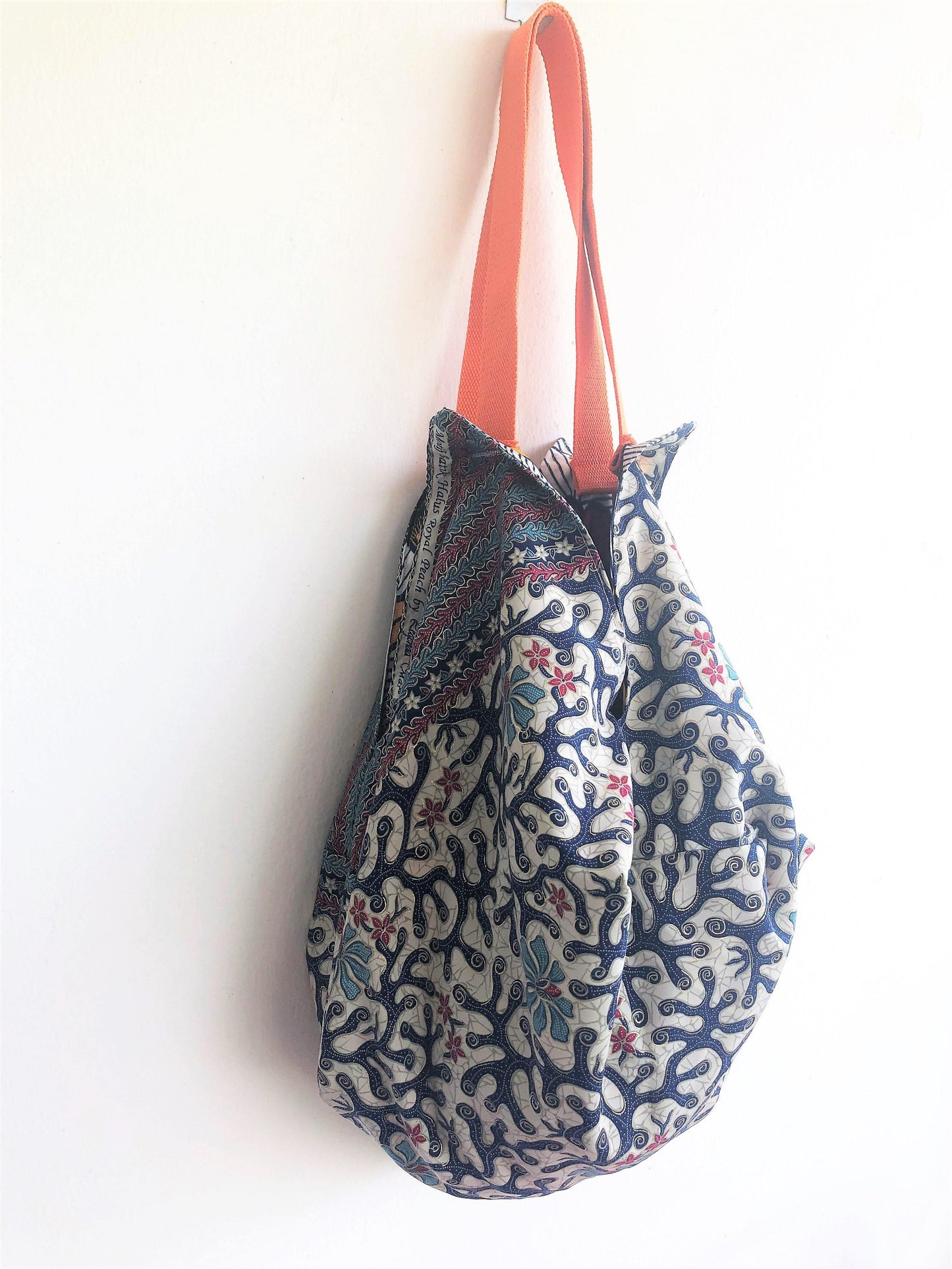 Shoulder Japanese inspired geometric sac origami bag, reversible bag | Flowers of Asia & Africa - Jiakuma