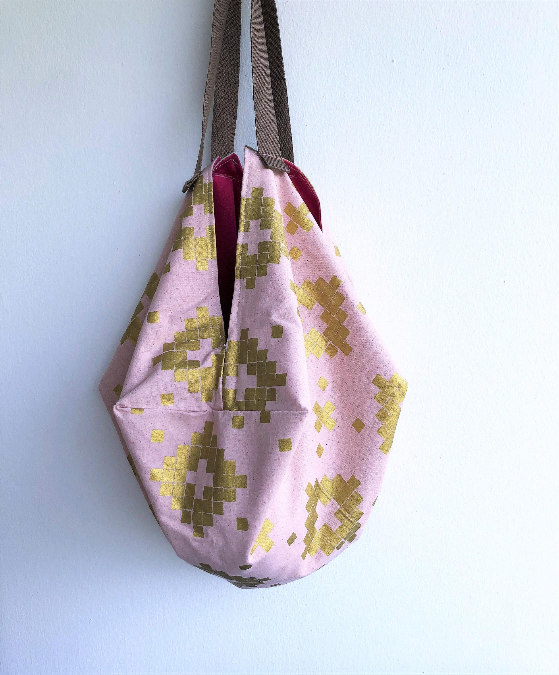 Origami sac shoulder bag , eco reversible fabric bag, octagonal bag | Gold geometry - Jiakuma