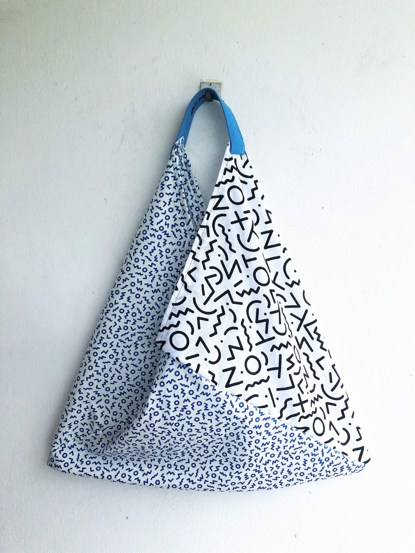 Bento origami bag, shoulder eco friendly foldable triangle Japanese inspired bag | ABC - Jiakuma