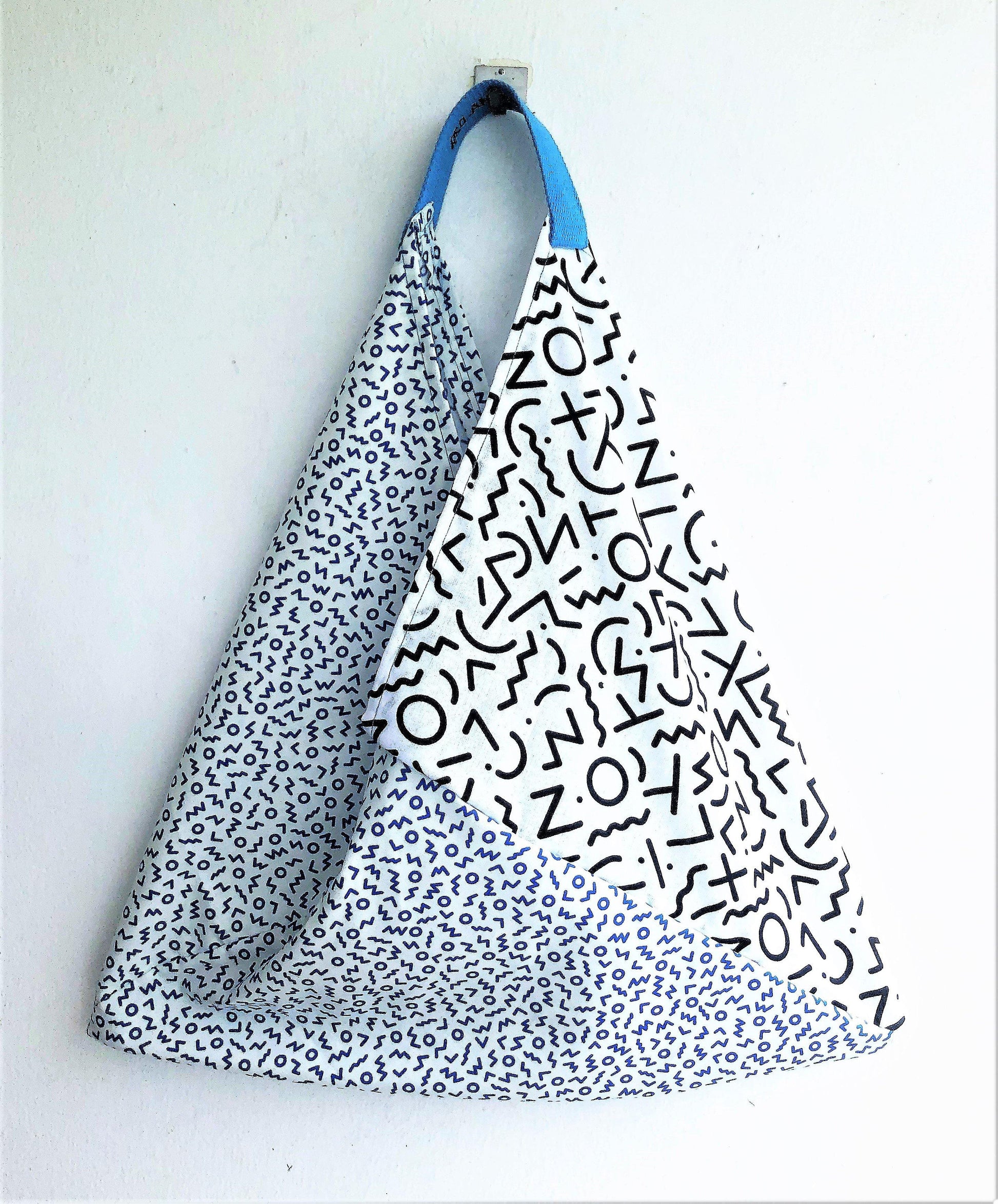 Bento origami bag, shoulder eco friendly foldable triangle Japanese inspired bag | ABC - Jiakuma