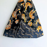 Origami shoulder bento bag, summer eco friendlly bag, triangle tote bag | Tigers - Jiakuma