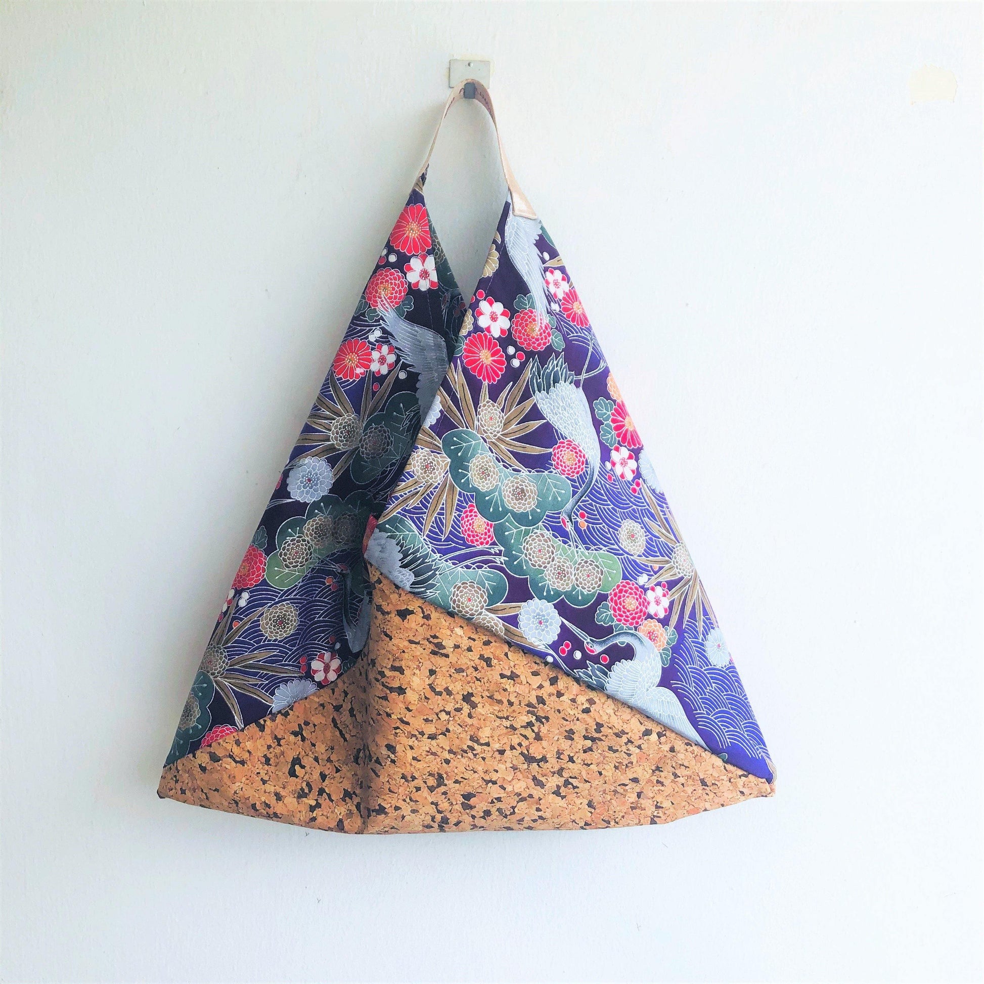 Origami bento bag, triangle shoulder tote bag, Cork fabric tote bag, reusable eco friendly bag | Corcho - Jiakuma