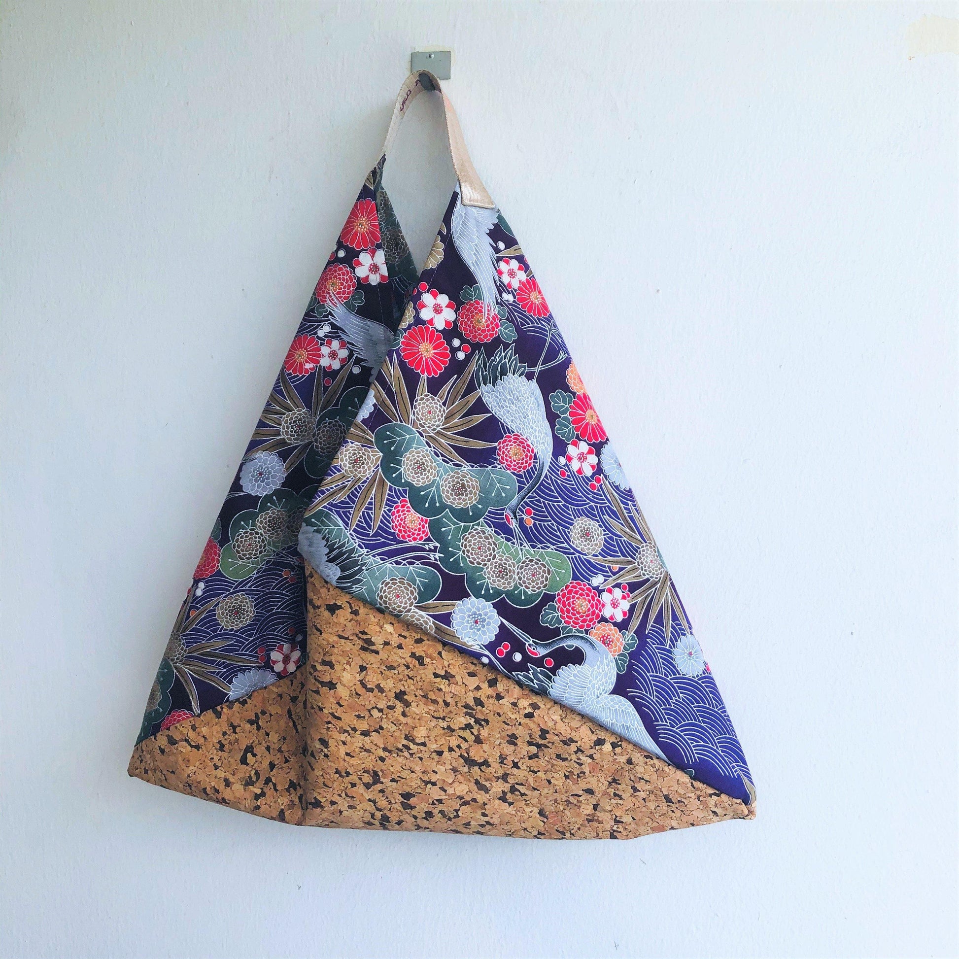 Origami bento bag, triangle shoulder tote bag, Cork fabric tote bag, reusable eco friendly bag | Corcho - Jiakuma