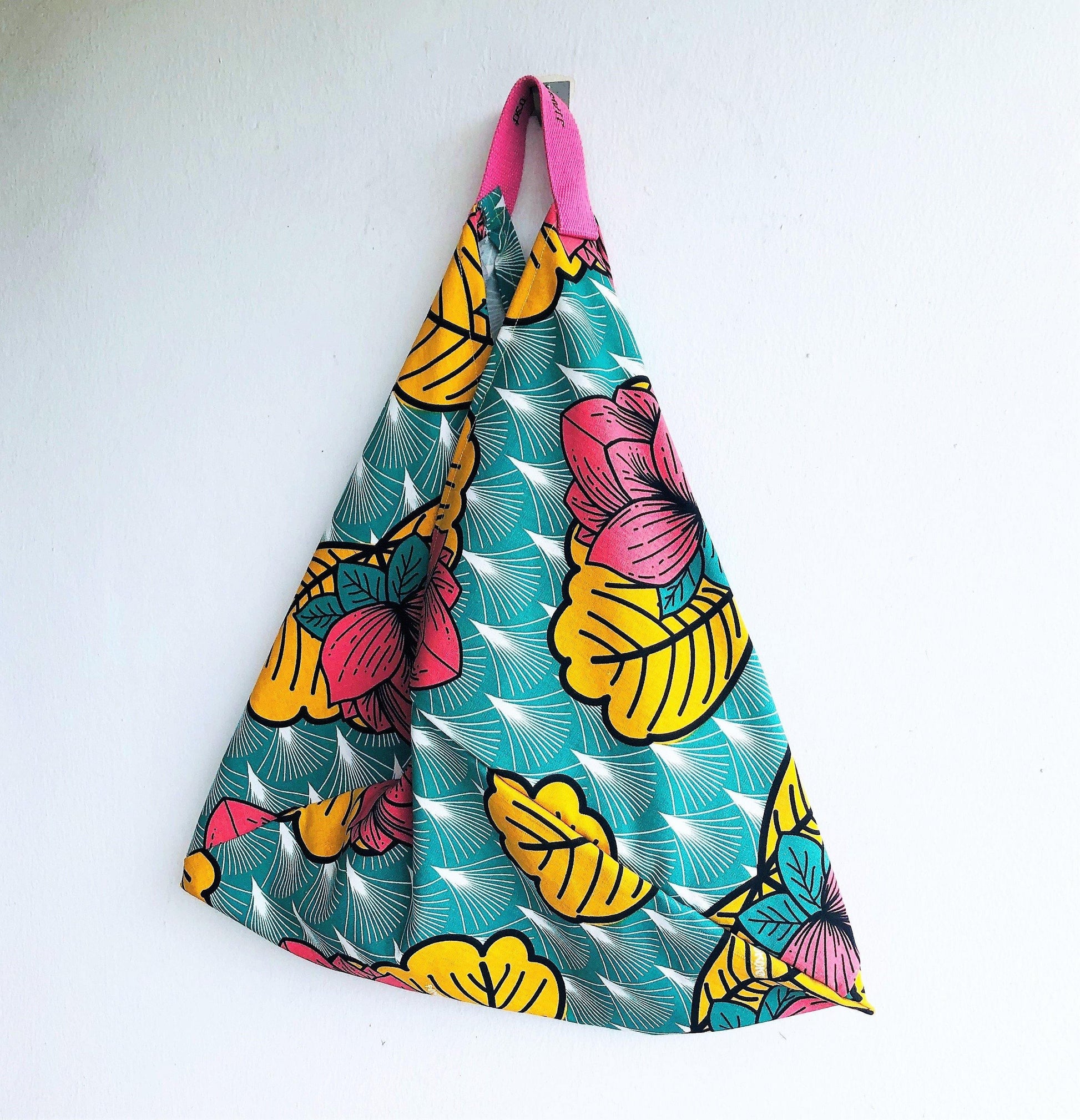 Origami bento bag, tropical print tote bag, triangle shopping eco bag | Tropical lotus - Jiakuma