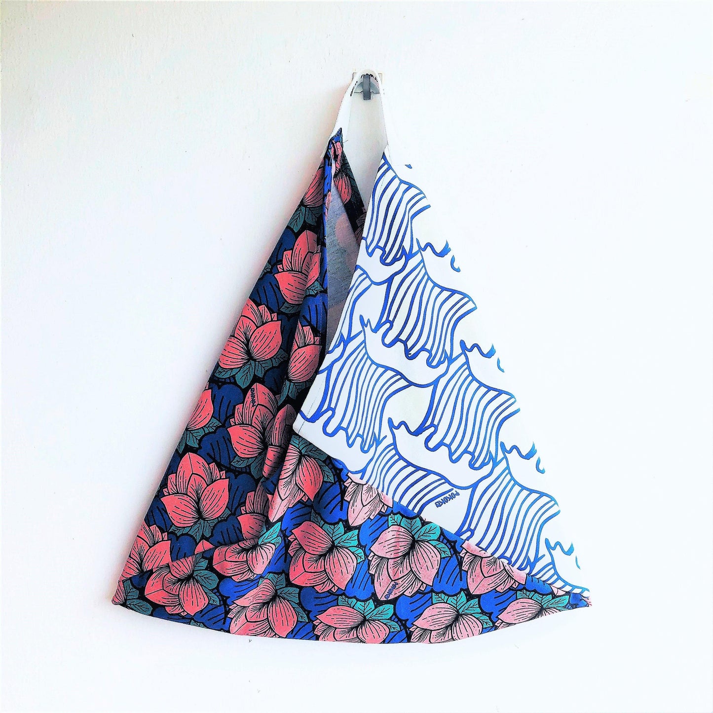 Ooak origami bento bag, triangle shape Japanese inspired shoulder bag | Lotus & waves - Jiakuma