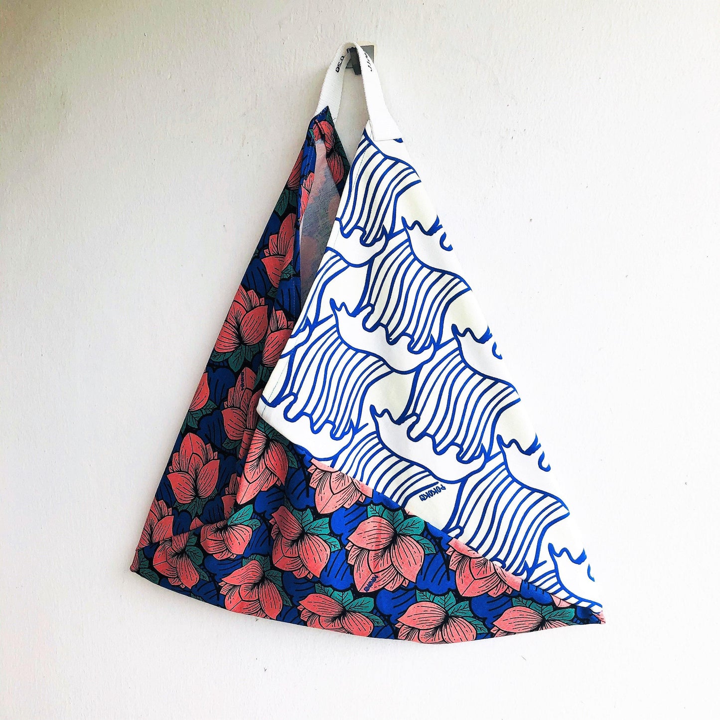 Ooak origami bento bag, triangle shape Japanese inspired shoulder bag | Lotus & waves - Jiakuma